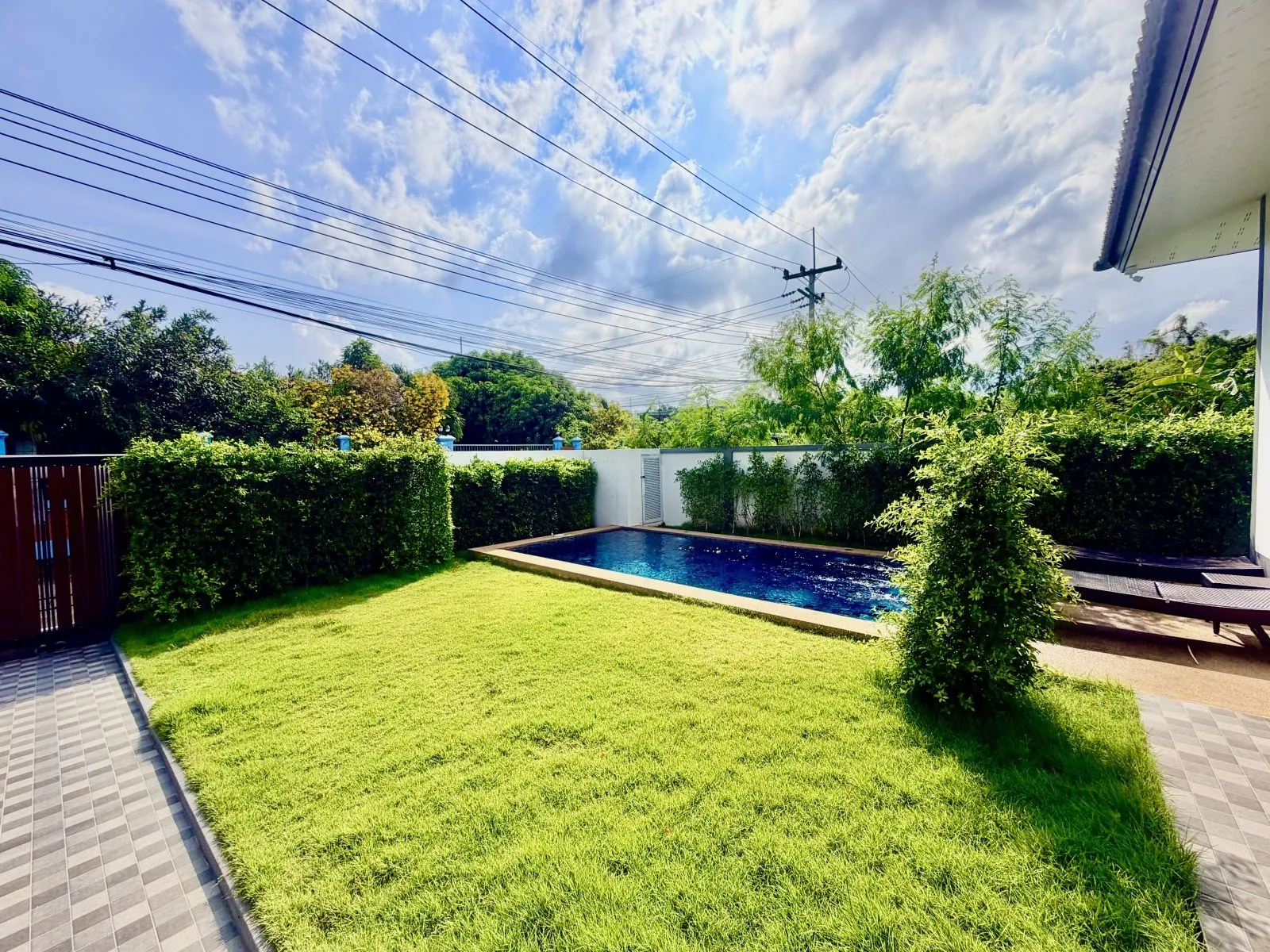 Garden & Pool — brand-new 3 BR pool villa in Bang Saray, Pattaya