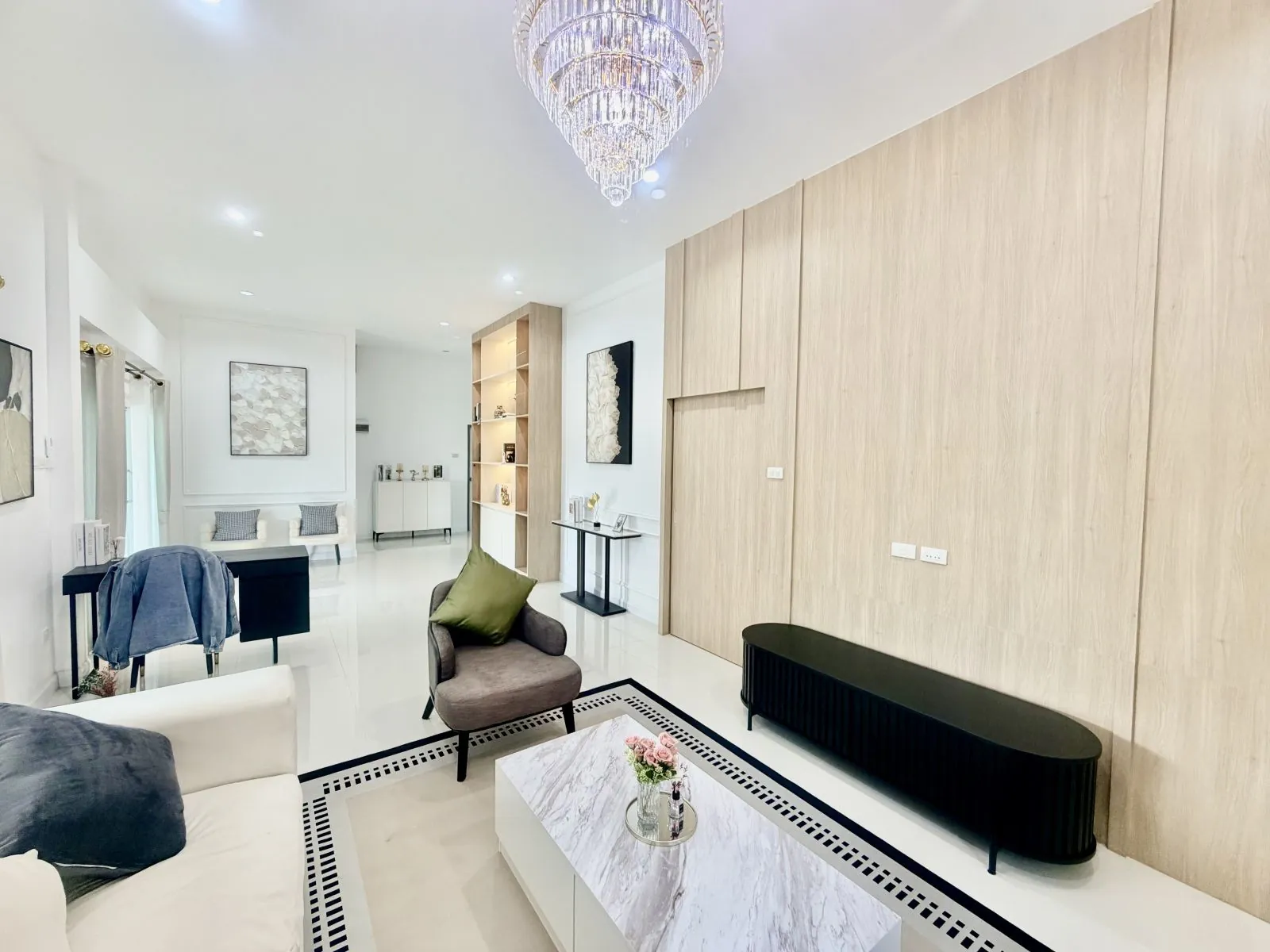 Lounge Area — brand-new 3 BR pool villa in Bang Saray, Pattaya
