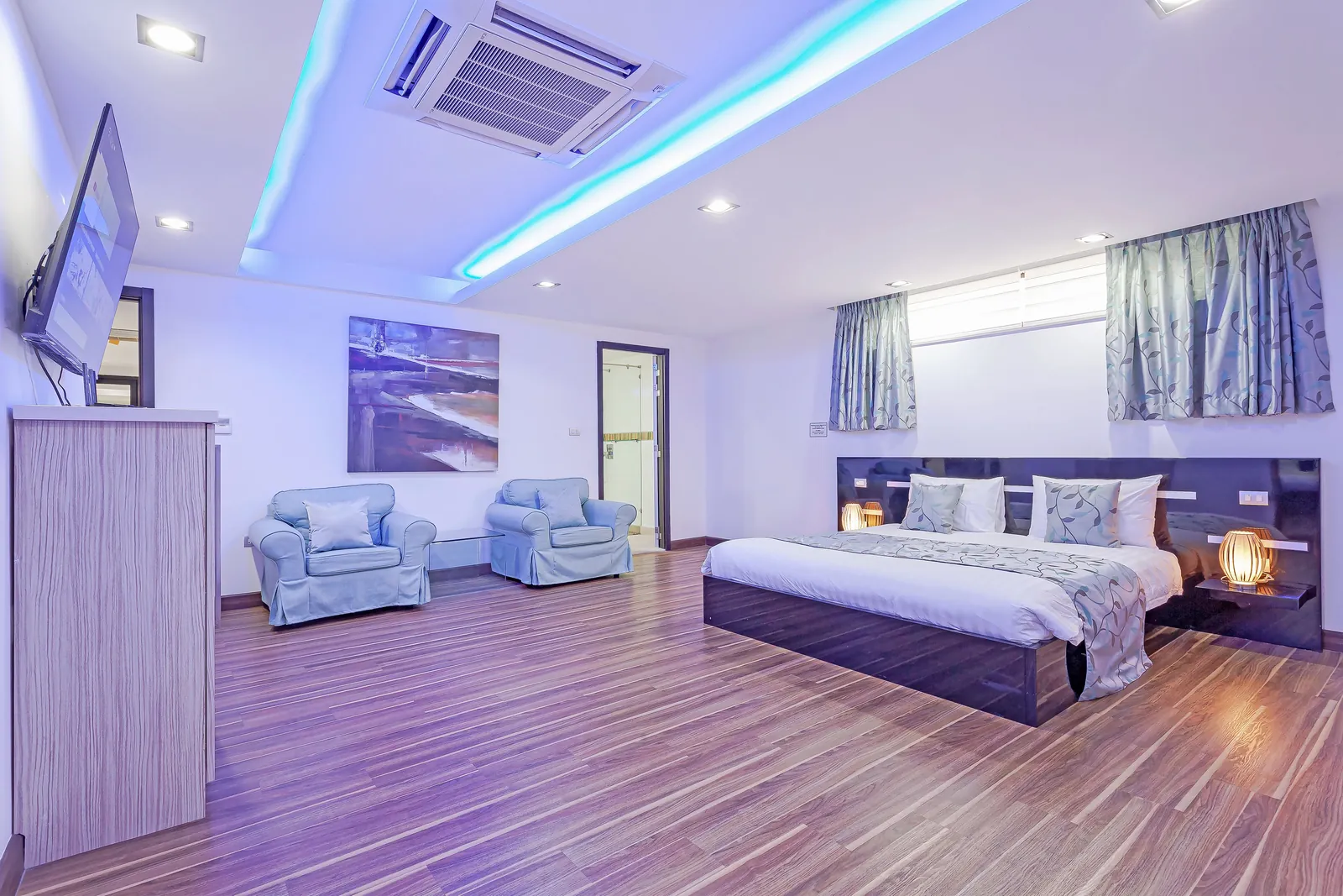 Bedroom, view 2 — Royal Grand villa, Pratumnak Soi 2, Pattaya