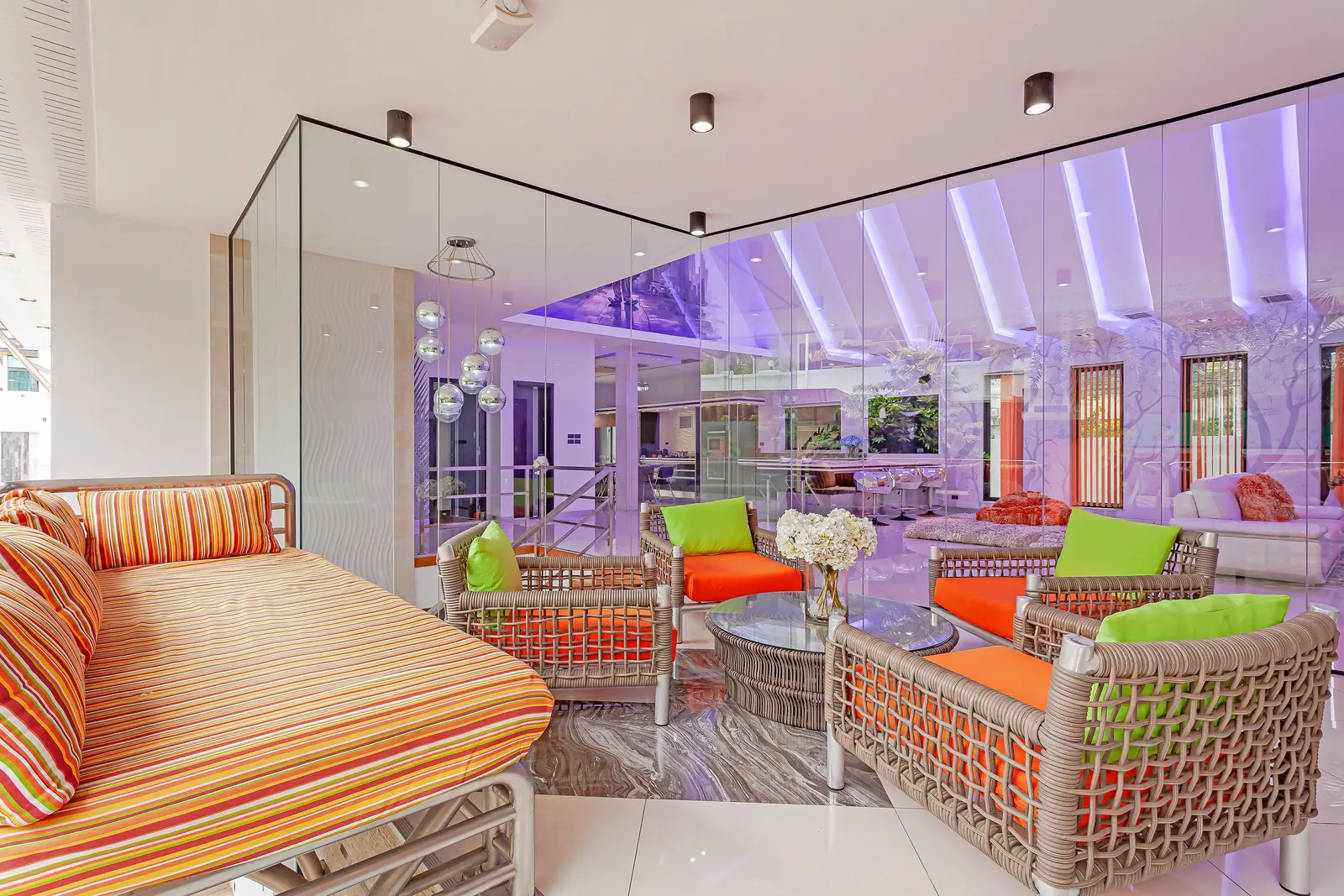Living Terrace — Royal Grand villa, Pratumnak Soi 2, Pattaya